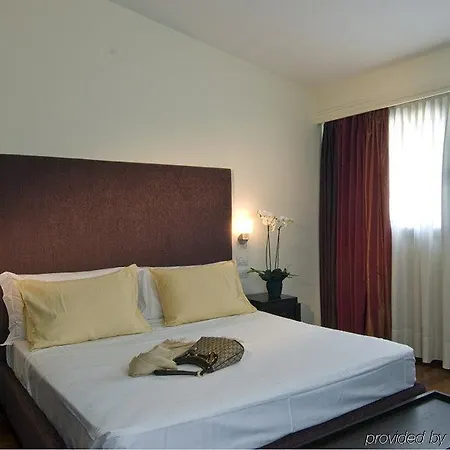 玛吉尔康斯格里奥酒店 4* 特雷维索