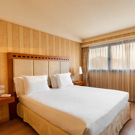 マッジョール コンシーリオ ホテル 4*